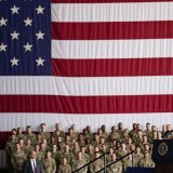 Joe Biden a honoré la mémoire des morts dans les attentats du 11 septembre depuis une base militaire en Alaska, où il faisait escale après une tournée en Inde et au Vietnam.